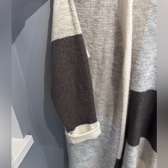 Dex Colour Block Cardigan - Picture 4 of 5